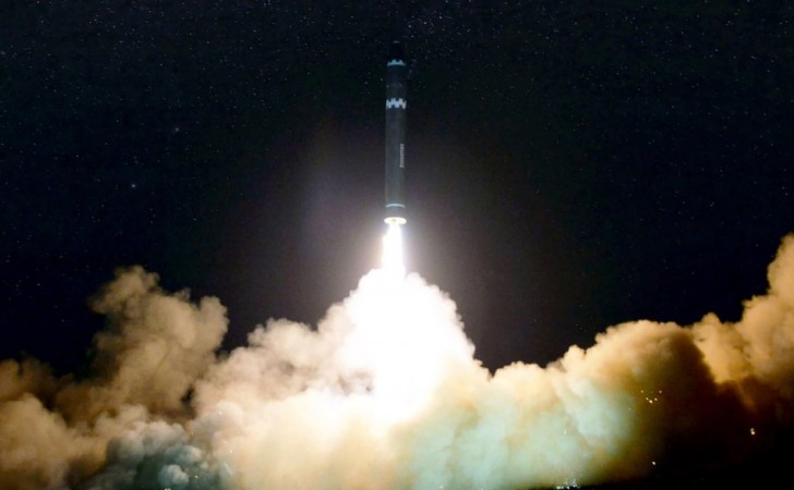 Lanzamiento del misil Hwasong-15, hecho por Corea del Norte en noviembre de 2017. Foto: AFP via KCNA