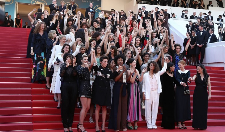 Cate Blanchett, Salma Hayek y Kristen Stewart encabezaron una marcha de mujeres en el Festival de Cannes