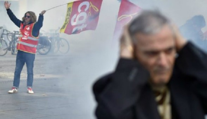 Huelgas, marchas y represión en Francia