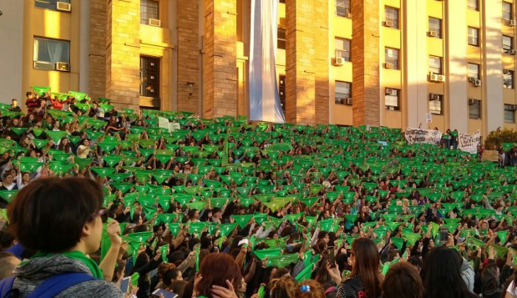 "Pañuelazo Federal" por la legalización del aborto en Argentina