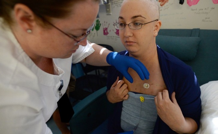 Una paciente recibe quimioterapia. Foto: af.mil