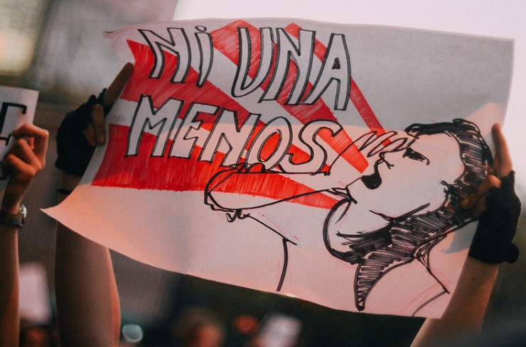 "Ni Una Menos", reza un cartel en una manifestación contra el femicidio en Chile. Foto: Flickr/Javier Rosh