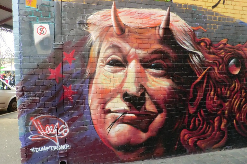 Un grafitti en una calle de Melbourne, Australia, personifica a Donald Trump como un demonio. Foto: Pixabay