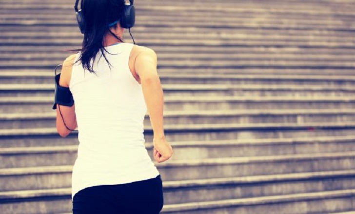 Beneficios de correr y escuchar música