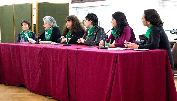 Chile inicia el camino hacia la despenalización del aborto en todas sus causales 