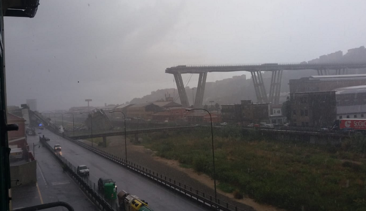 Varios muertos tras derrumbarse un viaducto de una autopista en Italia