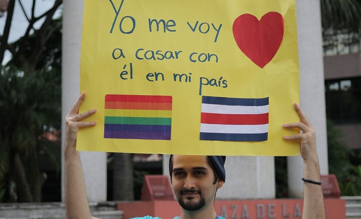 Congreso de Costa Rica tiene 18 meses para legislar el matrimonio igualitario