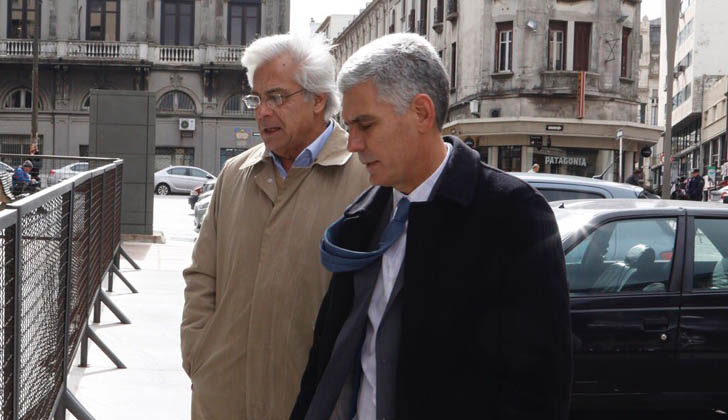 Diputado del Partido Nacional  Rodrigo Goñi y el ex diputado Gonzalo Mujica rumbo al juzgado. 