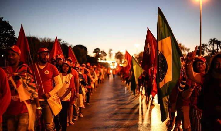 Movimiento de Trabajadores Sin Tierra encabeza Marcha Nacional Lula Libre en Brasil. Foto: Júlia Dolce