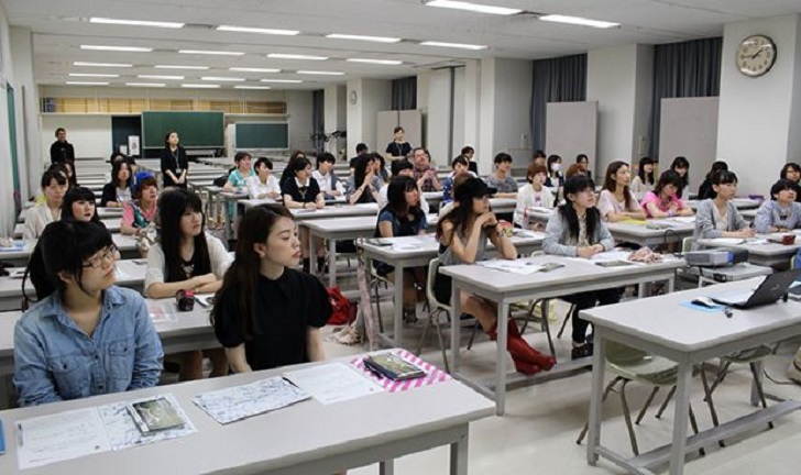 Una universidad privada de Tokio manipuló las pruebas de acceso para admitir a menos mujeres.