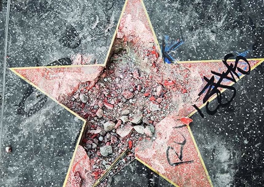 La estrella de Trump ha sido vandalizada en varias ocasiones. Foto: ABC7