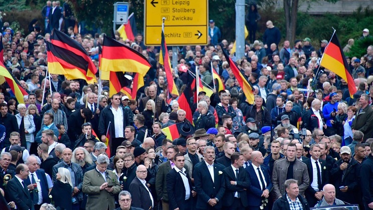 Protesta xenófoba y contramanifestación por la tolerancia en Alemania