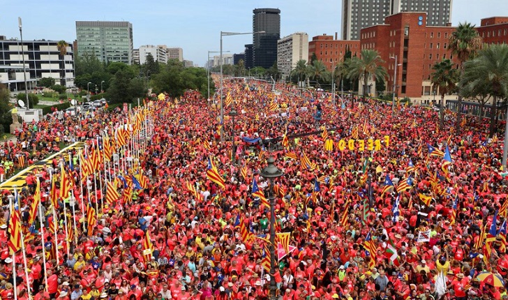 Cataluña festejó su día nacional con una multitudinaria marcha independentista  .