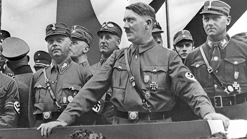 Hitler participando de un acto político junto a varios de sus altos mandos en la ciudad de Dortmund, en 1933. Foto:globallookpress.com