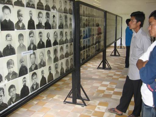 Memorial a los niños muertos durante el régimen de los Jemeres Rojos.