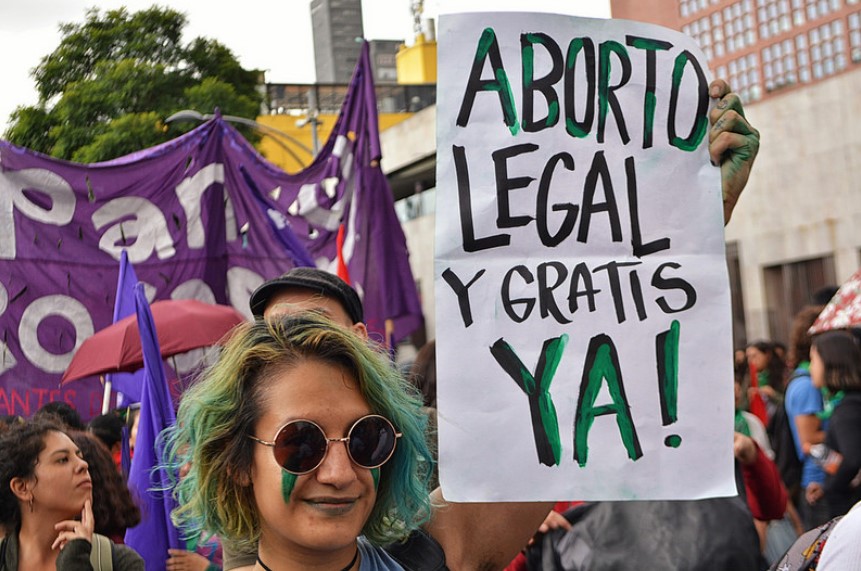 Pañuelazo en Ciudad de México por el aborto legal en Argentina. Foto: Flickr / ProtoplasmaK