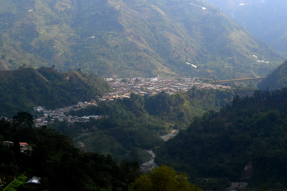 Vista de Cajamarca desde uno de los cerros aledaños. Foto: El Espectador de Colombia / Cristian Garavito