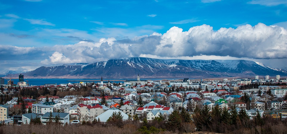  Reykjavik, capital de Islandia, un país con apenas 300.000 habitantes y la tasa de criminalidad más baja del mundo. Foto: Pixabay