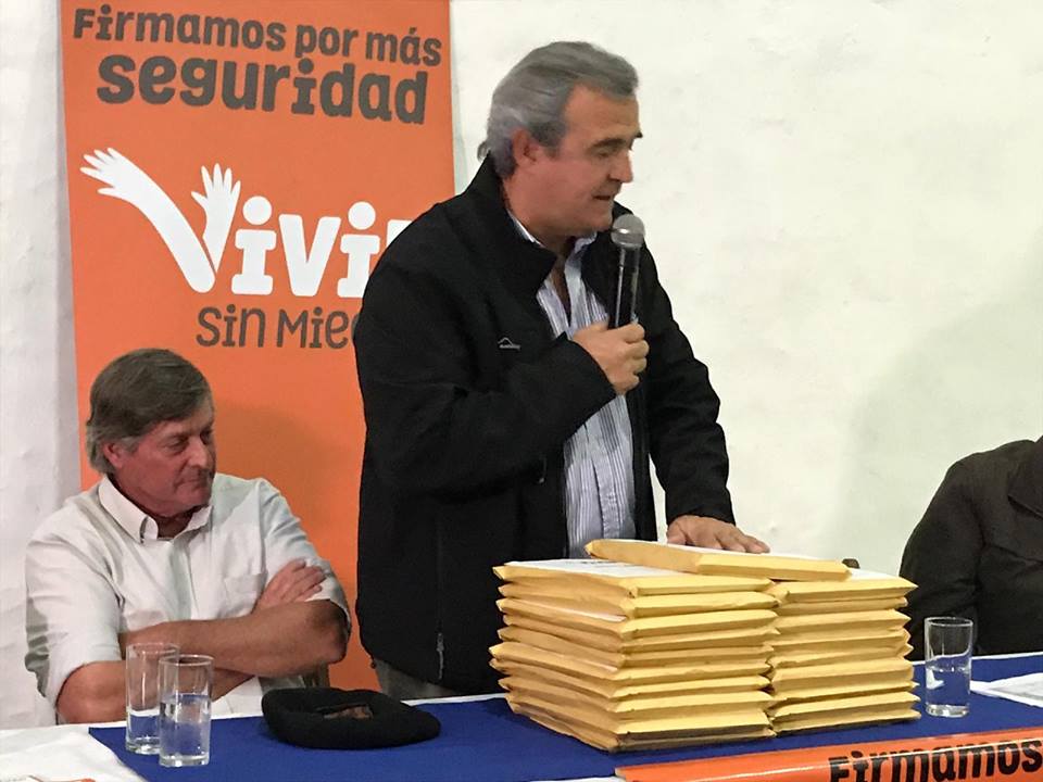 Larrañaga enmarcó el plebiscito en su pre campaña política. Foto: Facebook