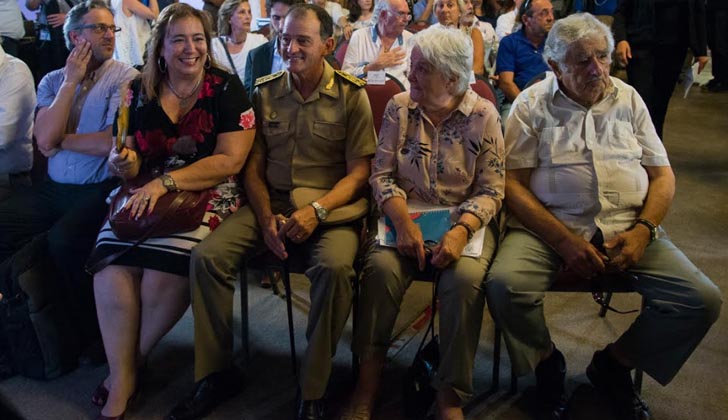 Manini Ríos, Lucía Topolansky y José Mujica. Foto: Laura Nicola.