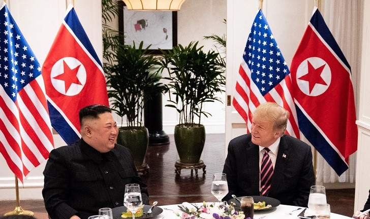 Trump califica de "gran reunión" su segundo encuentro con Kim Jong-un.