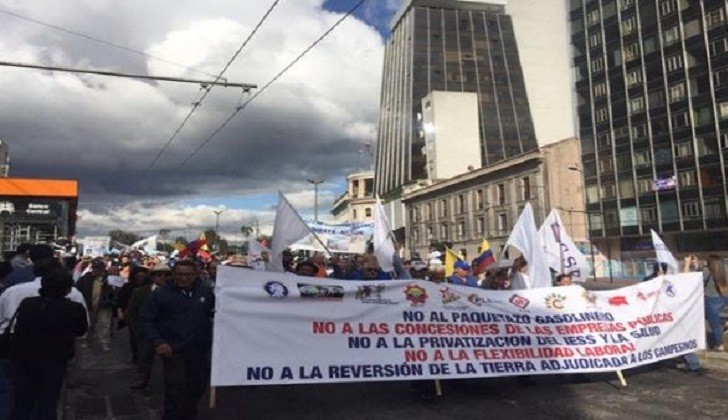 Marchan en Ecuador contra políticas económicas del Gobierno.