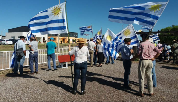 Concentración de Un solo Uruguay en Pueblo Centenario. Foto: Un solo Uruguay.