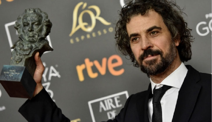 Álvaro Brechner recibe el Premio Goya del cine español. Foto: EFE.