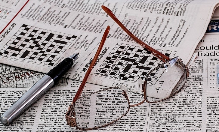 Crucigramas y rompecabezas son buenos para la mente, aunque no detienen su deterioro. Foto: Pixabay