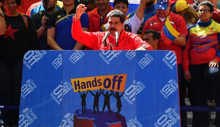 Maduro: "He decidido romper relaciones con Colombia".