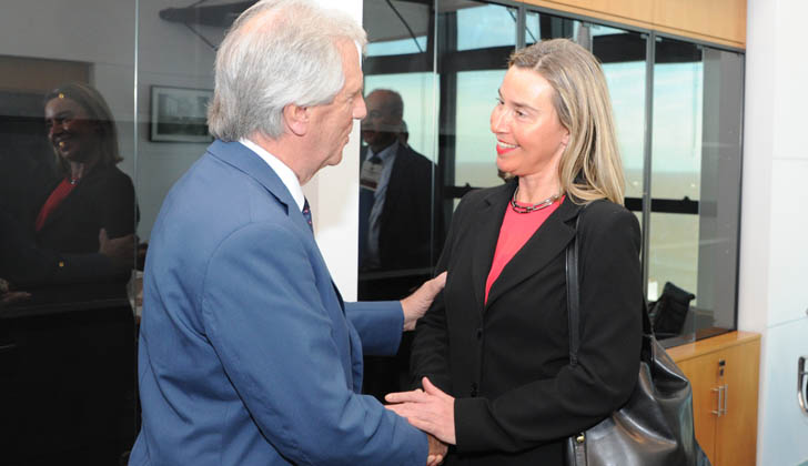 Presidente Tabaré Vázquez recibe a la Alta representante para Asuntos Exteriores y Política de Seguridad, Federica Mogherini. Foto: Presidencia de la República. 