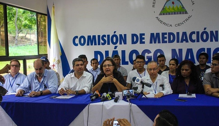 Oposición de Nicaragua suspende el diálogo por la "violencia y represión"