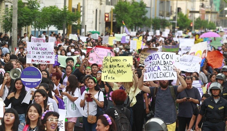 Encuesta en Perú muestra que la mujer todavía es “culpable” de la violencia en su contra