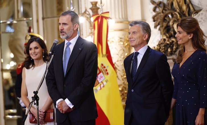 Macri recibe el apoyo de los reyes de España a sus reformas en Argentina.