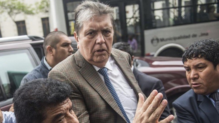 El expresidente peruano Alan García se disparó en la cabeza antes de ser detenido.