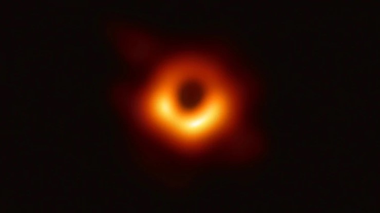 Esta es la primera imagen real de un agujero negro jamás creada