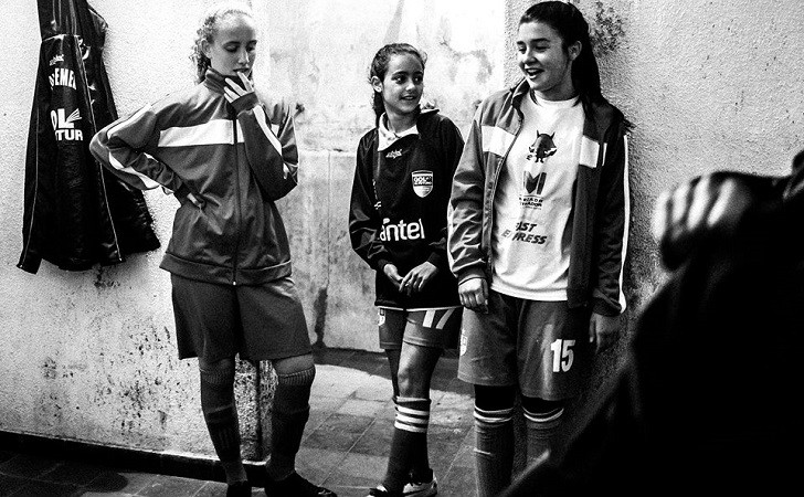 “Ellas Juegan”: una muestra sobre las mujeres en el fútbol