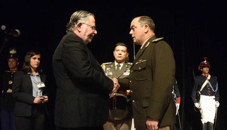 Ministro de Defensa Nacional, José Bayardi, junto al comandante en Jefe del Ejército, Claudio Feola. Foto: Ejercito Nacional.
