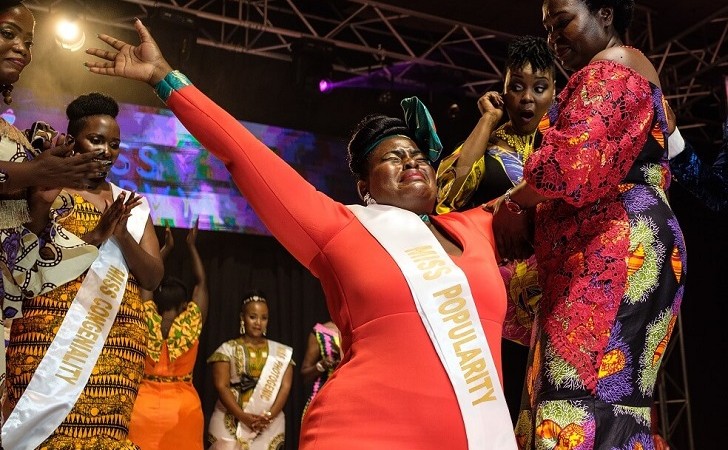 Mujer de negocios ganó el cuestionado "Miss Curvy" en Uganda 