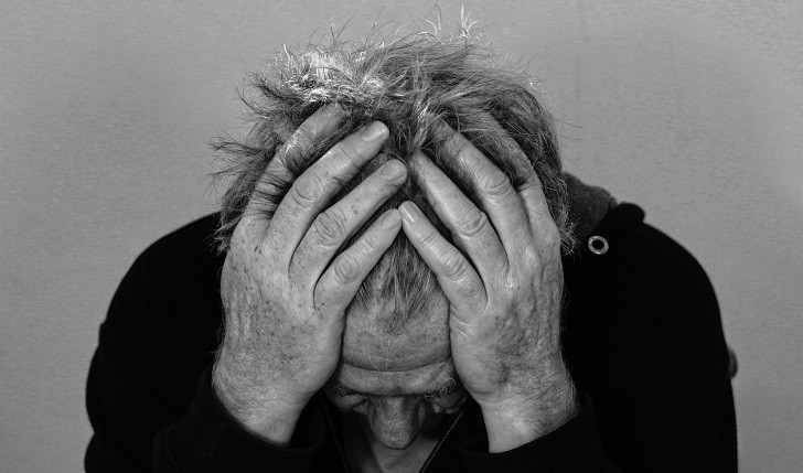 Síntomas depresivos en mayores empeoran su salud y calidad de vida. Foto: Pixabay