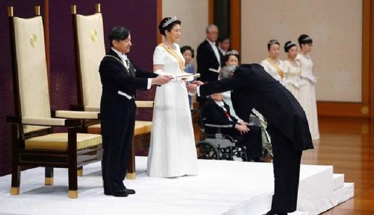 Casi un 80 % de los japoneses aceptaría que una mujer acceda al Trono del Crisantemo