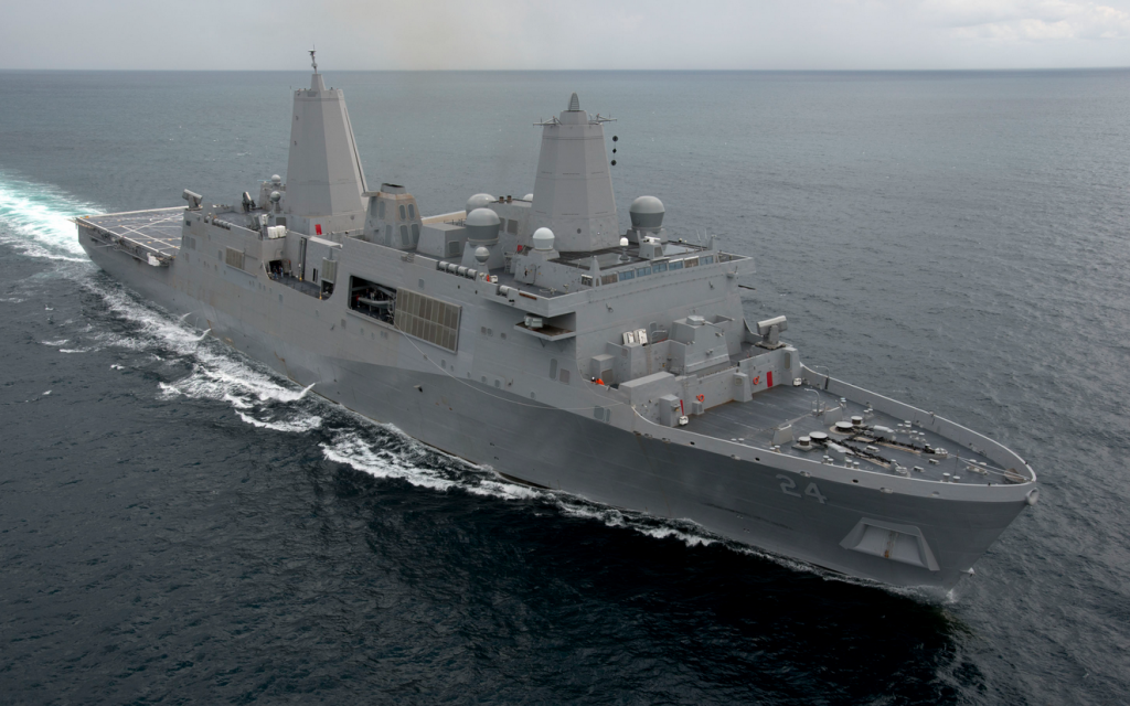 Buque USS Arlington. Foto: navylive.dodlive.mil