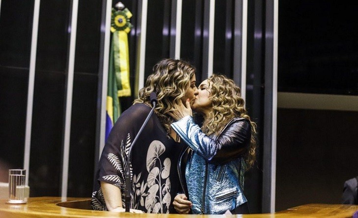 Daniela Mercury defendió la lucha LGBT+ ante el Congreso de Brasil. Foto: Midia Ninja