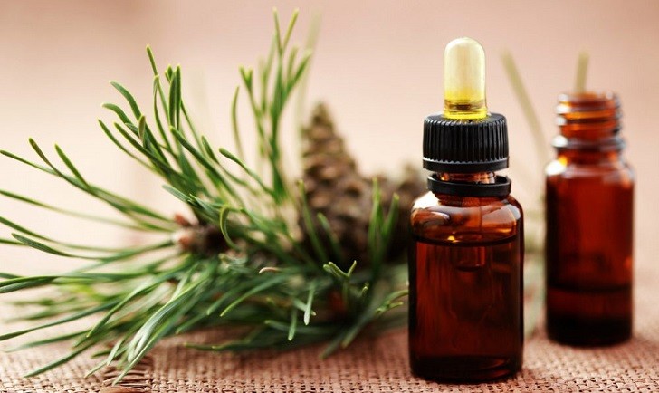 El aceite esencial de pino es bueno para aliviar los resfriados