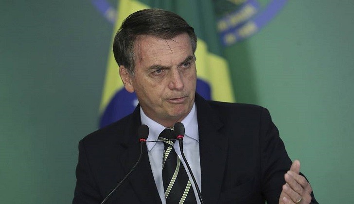 Bolsonaro: "Quien quiere desarmar al pueblo es porque quiere el poder absoluto"
