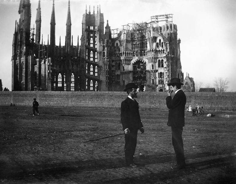 La Sagrada Familia en 1925. Foto: Wikimedia Commons 
