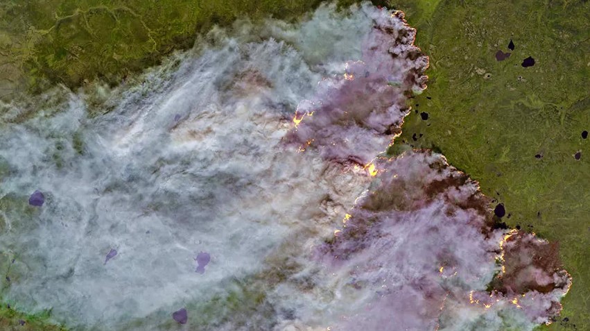 Las imágenes de satélite muestran incendios forestales ardiendo a través de la meseta central de Siberia. Foto: Observatorio Copérnico / Centinela Hub / Pierre Markuse