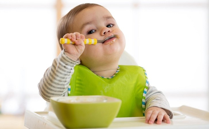 La OMS advierte que los alimentos para bebé tienen demasiado azúcar. Foto: Pixabay