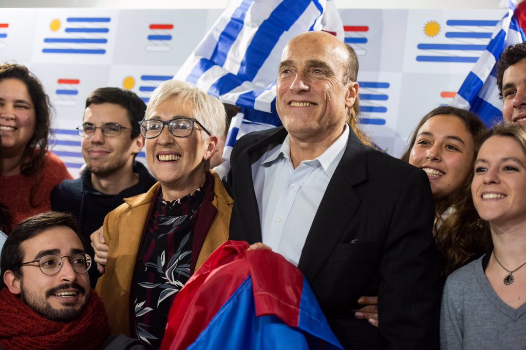 Daniel Martínez y Graviela Villar integran la fórmula presidencial del Frente Amplio de cara a ganar el cuarto gobierno para la izquierda en el Uruguay. Foto: Twitter / Dmartinez_uy