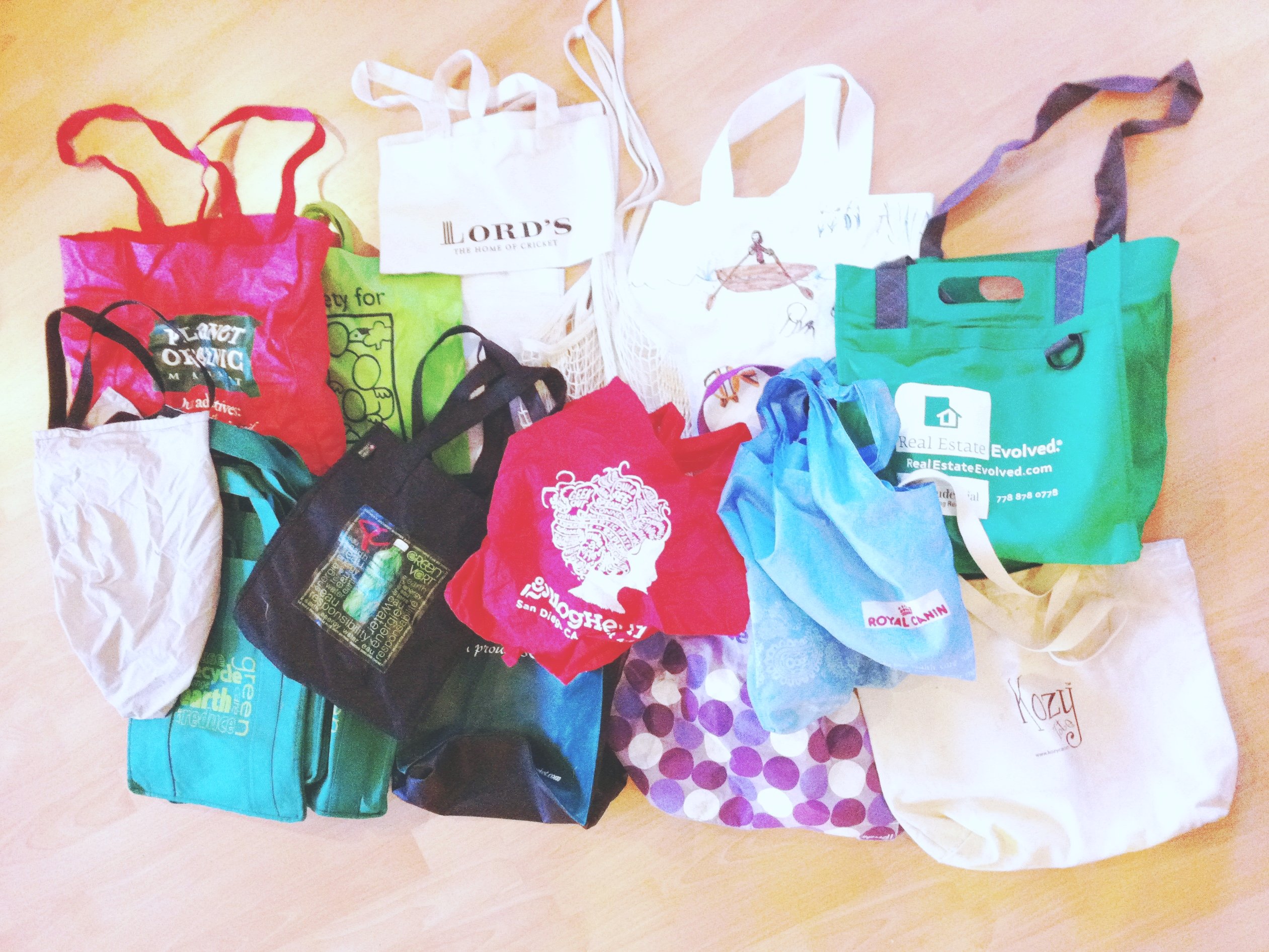 Bolsas reutilizables de compras. Foto: Amber Strocel / Flickr